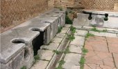 antik-roma-umumi-tuvalet-660x390.jpg