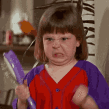 Girl With Brush-GIFs | Tenor