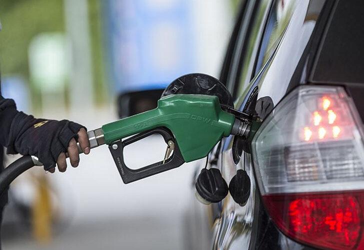 Son dakika: Araç sahipleri dikkat! Benzine 80 kuruş indirim geliyor, motorin fiyatları...