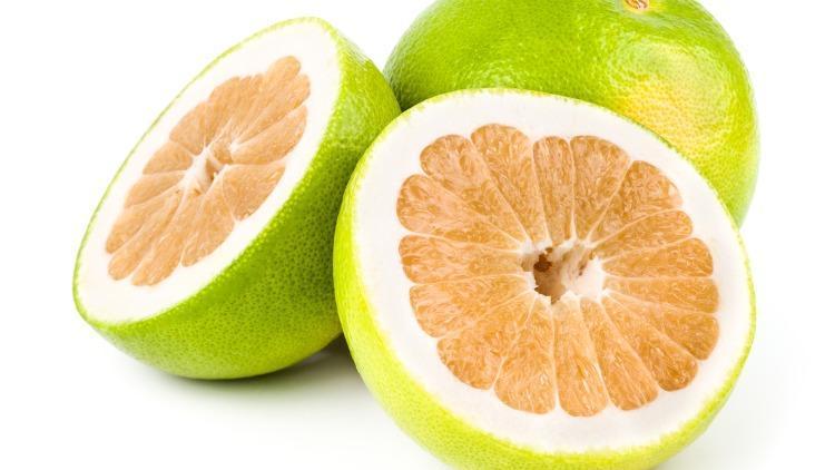 Pomelo Meyvesi Nasıl Yenir