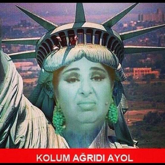 İşte en yeni Nur Yerlitaş caps'leri...'leri...