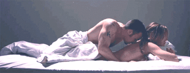 1049619_30f327750f238845fe5fe48f868ef489.gif