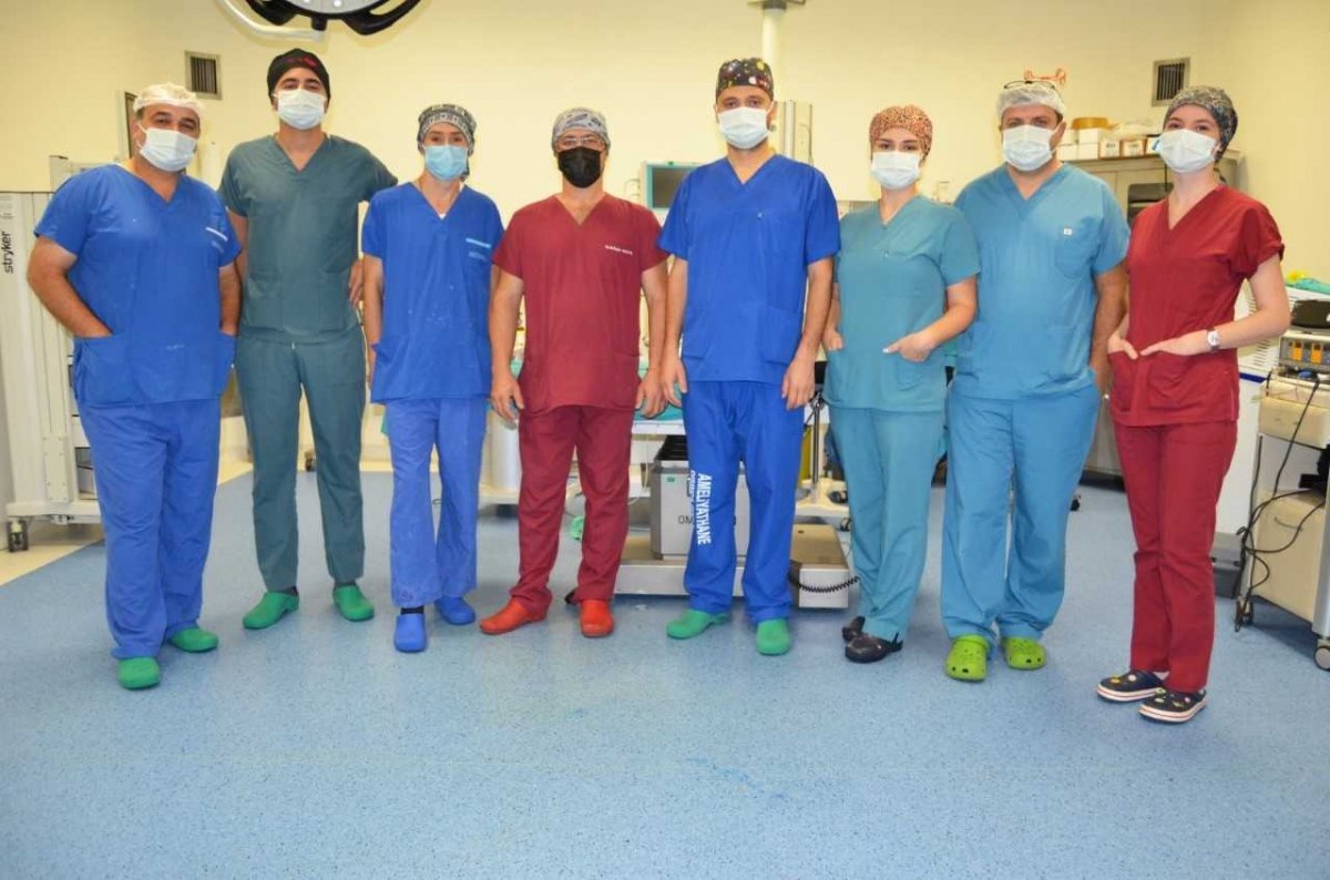 Antalya da cinsel organ operasyonu: Eğrilik bacağı sayesinde düzeltildi #1