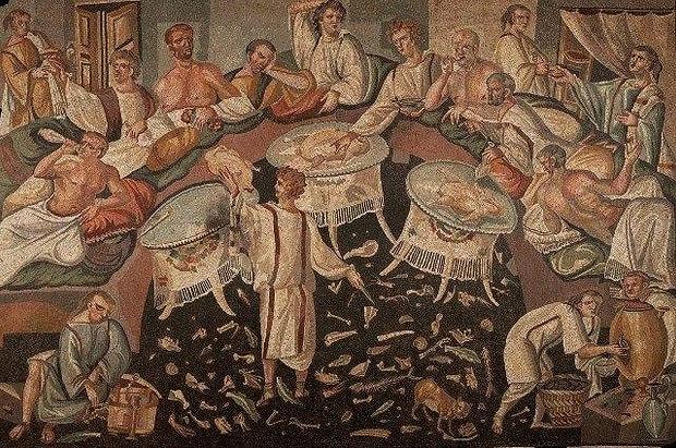Yemek yeme adetleri Roma döneminde de bugünkü gibi bağlamsal ve sosyal sınıflara göre farklılık gösteriyordu.
