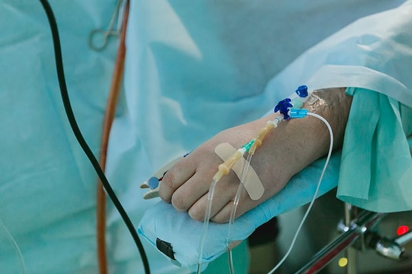 Söylenenlere göre Gilbert, iş arkadaşları tarafından çok seviliyormuş. Ayrıca birçok hasta onun nöbeti sırasında öldüğü için arkadaşları kendi aralarında ona şakayla karışık 'ölüm meleği' diyorlarmış... Söylenenlere göre Gilbert, iş arkadaşları tarafından çok seviliyormuş. Ayrıca birçok hasta onun nöbeti sırasında öldüğü için arkadaşları kendi aralarında ona şakayla karışık 'ölüm meleği' diyorlarmış...