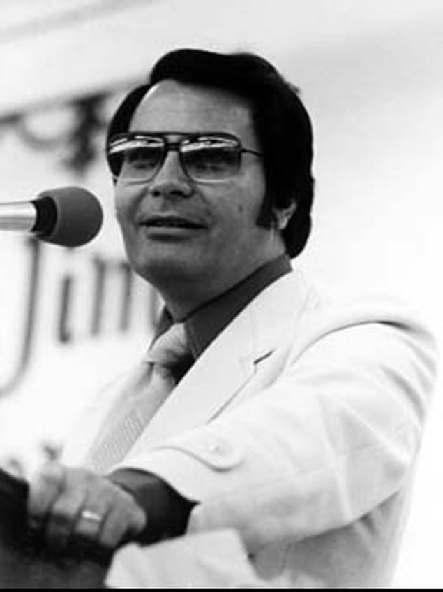Tarikatın Temelleri Jim Jones Tarafından Atıldı Tarikatın Temelleri Jim Jones Tarafından Atıldı